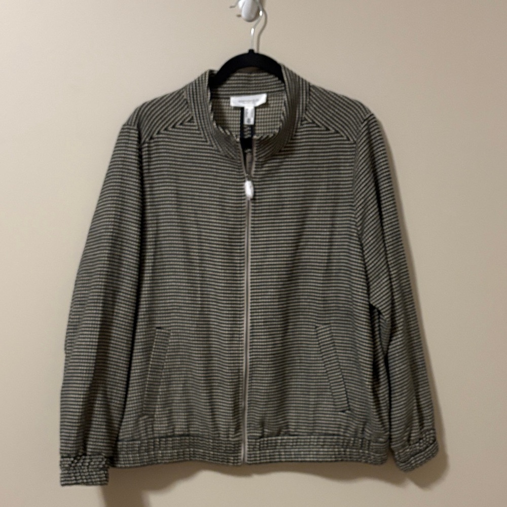 Addition Elle Women's Black and Cream Patterned Zip-Up Jacket